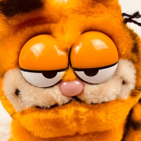 Vintage 1981 Garfield Plush R. Dakin Beanbag Style Sitting Plastic Eyes 6" - Picture 1 of 7